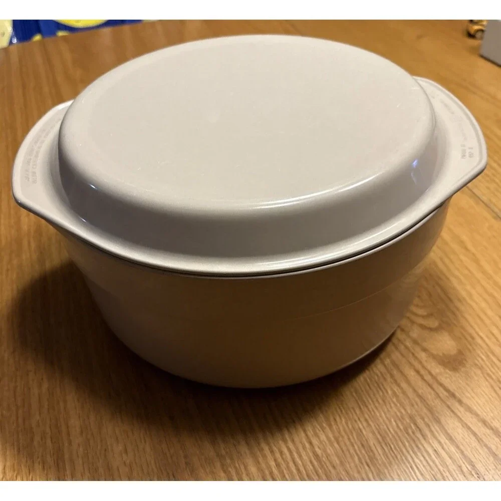 Lot Anchor Hocking Microware 5 Qt Dutch w/lid + Misc. Muffin And Bundt Pan